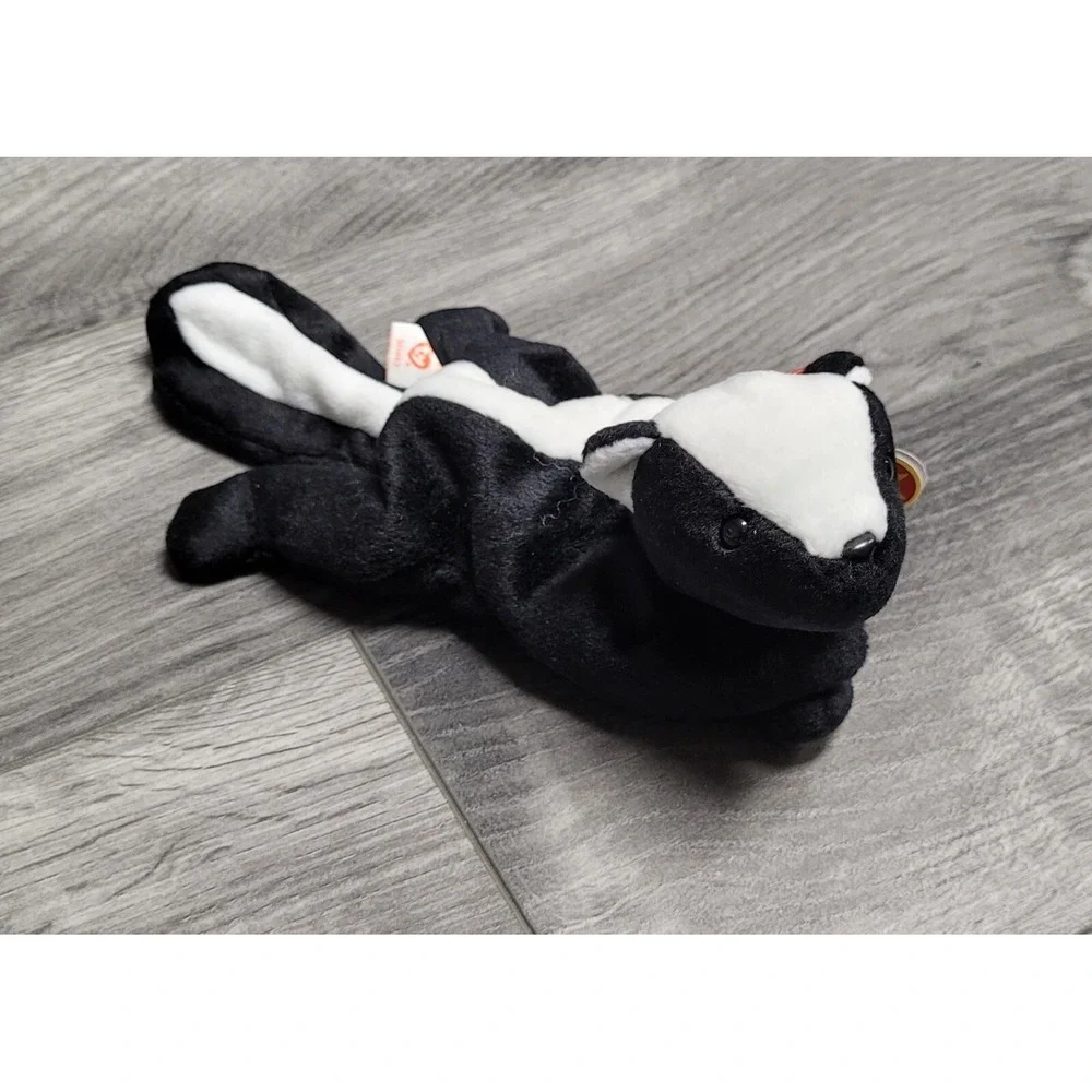 Ty Beanie Babies - Stinky the Skunk style 4017 (1995)